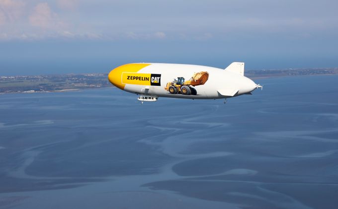Der Zeppelin NT im Anflug auf Sylt © Georg-Supanz